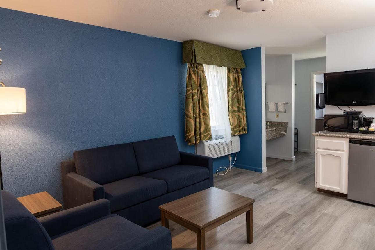Quality Inn & Suites Tulare Ngoại thất bức ảnh
