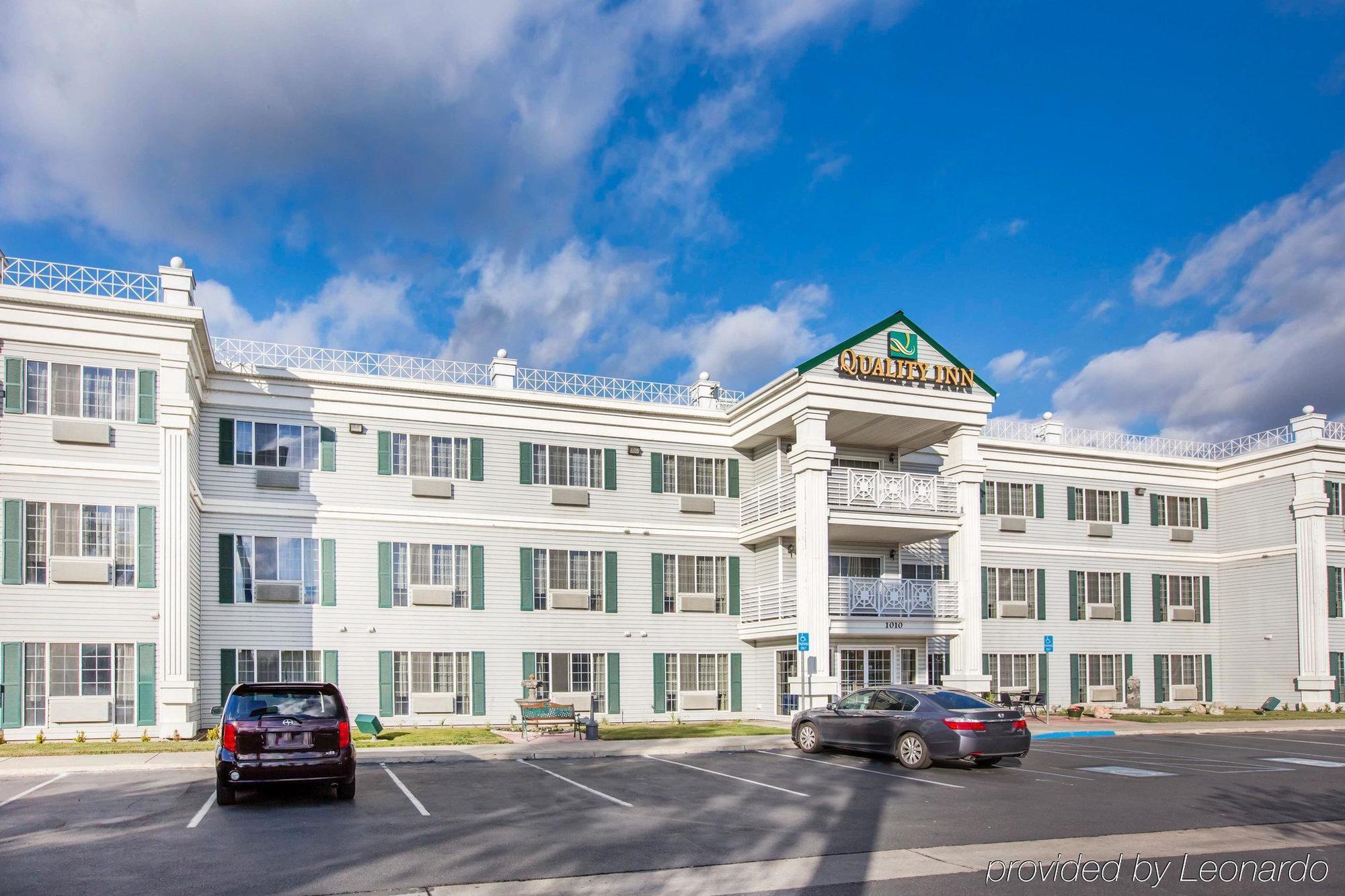 Quality Inn & Suites Tulare Ngoại thất bức ảnh