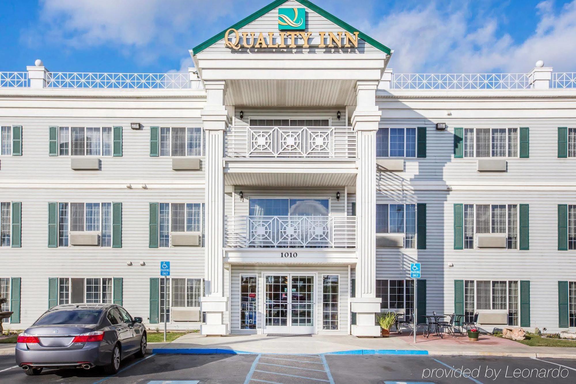 Quality Inn & Suites Tulare Ngoại thất bức ảnh